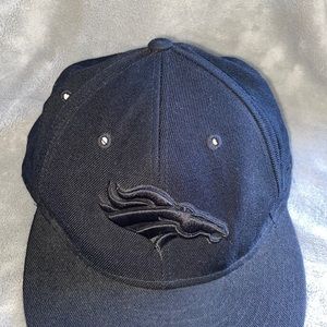 Black Bronco Cap - unisex